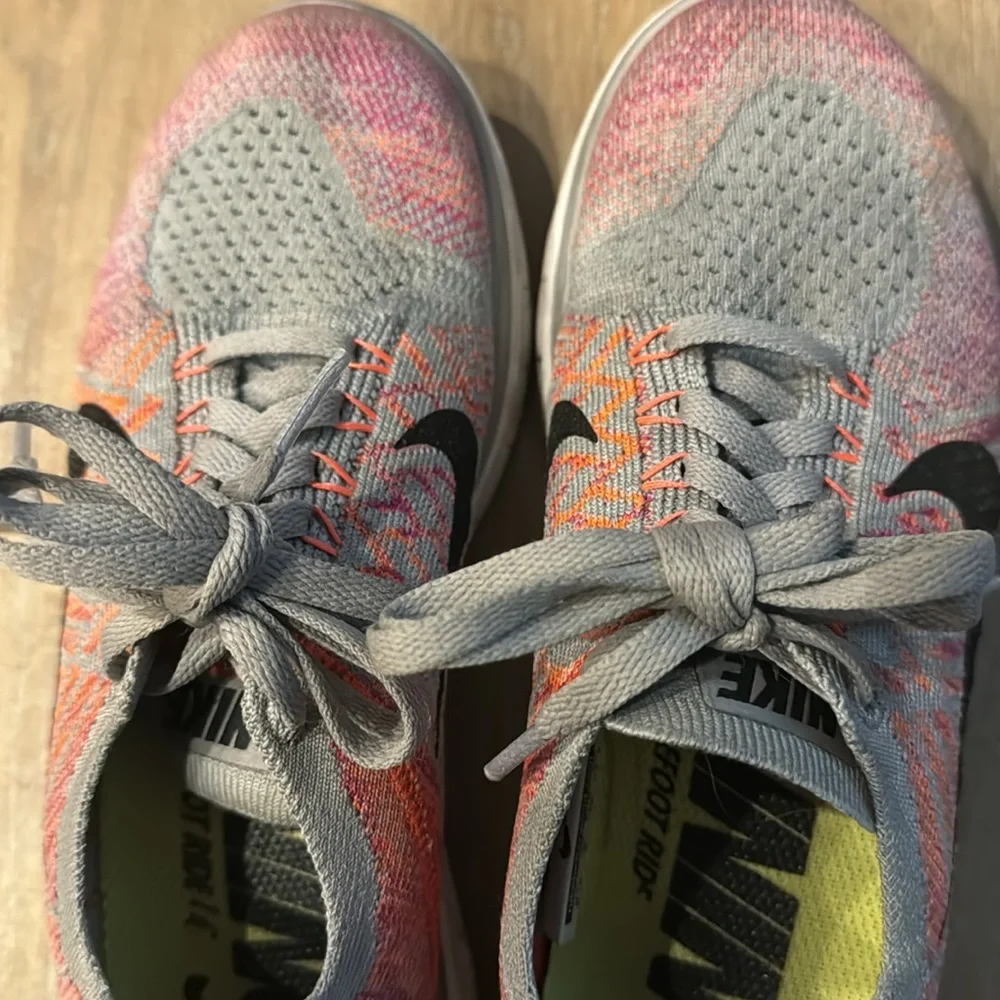 Women’s Nike free 4.0 Running Shoes - Picture 7 of 8